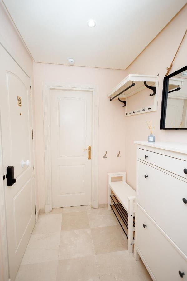 מארבלה Two-Room Apartment In Elviria Near The Beach With Parking מראה חיצוני תמונה