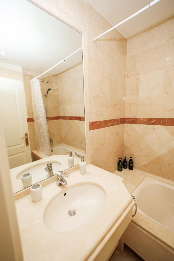 מארבלה Two-Room Apartment In Elviria Near The Beach With Parking מראה חיצוני תמונה