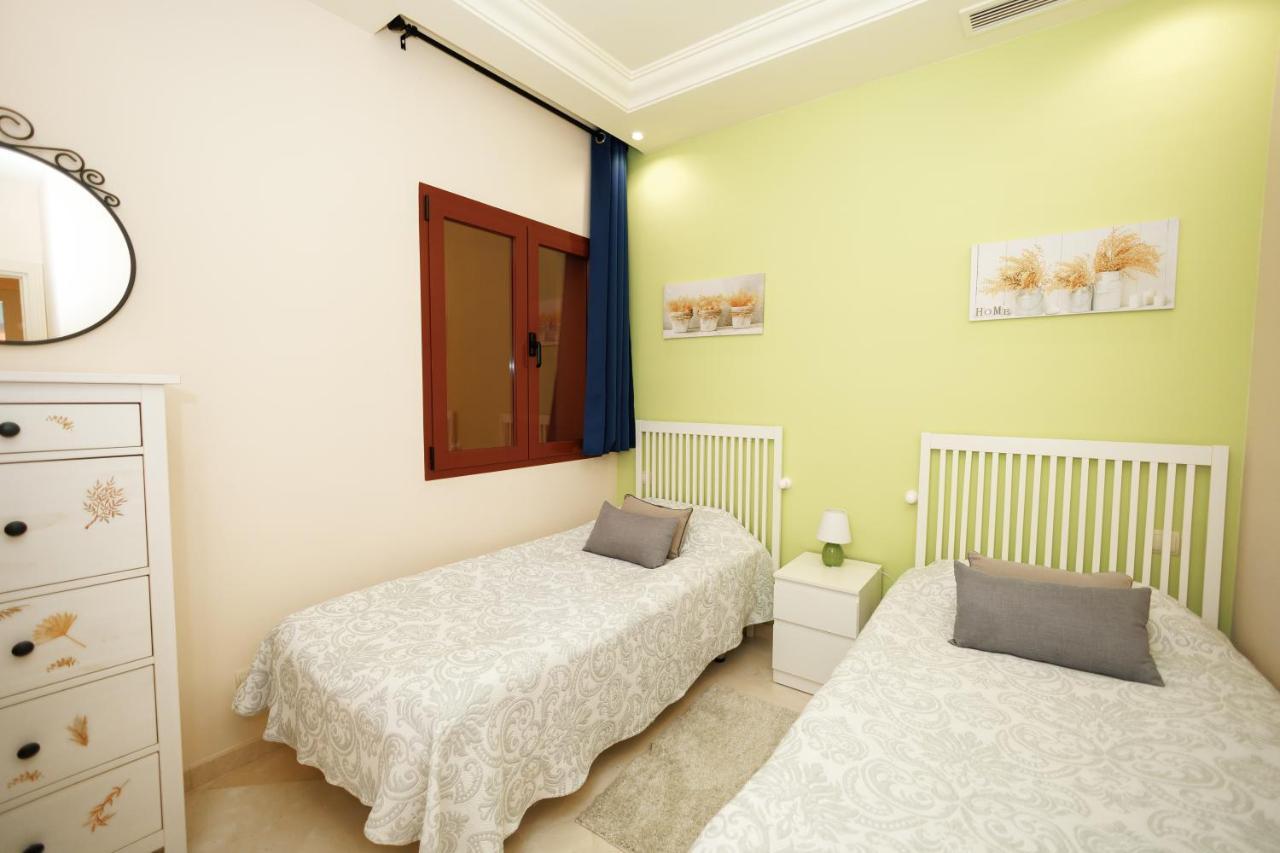 מארבלה Two-Room Apartment In Elviria Near The Beach With Parking מראה חיצוני תמונה